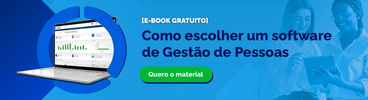 Banner com fundo azul claro e detalhe azul escuro no canto ao lado de um laptop, com o texto em destaque "Como escolher um software de Gestão de Pessoas" escrito na cor azul e botão na cor verde com o texto "Quero o material".