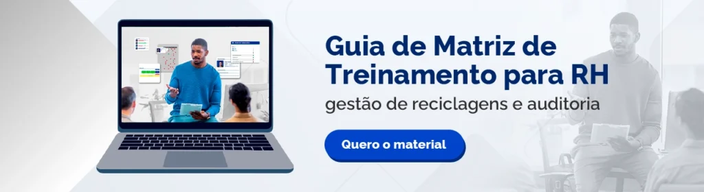 Laptop com software de gestão de treinamentos em banner promocional.